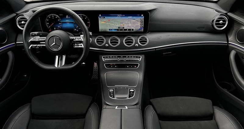 Mercedes-Benz Klasa E cena 247900 przebieg: 10684, rok produkcji 2023 z Pełczyce małe 379
